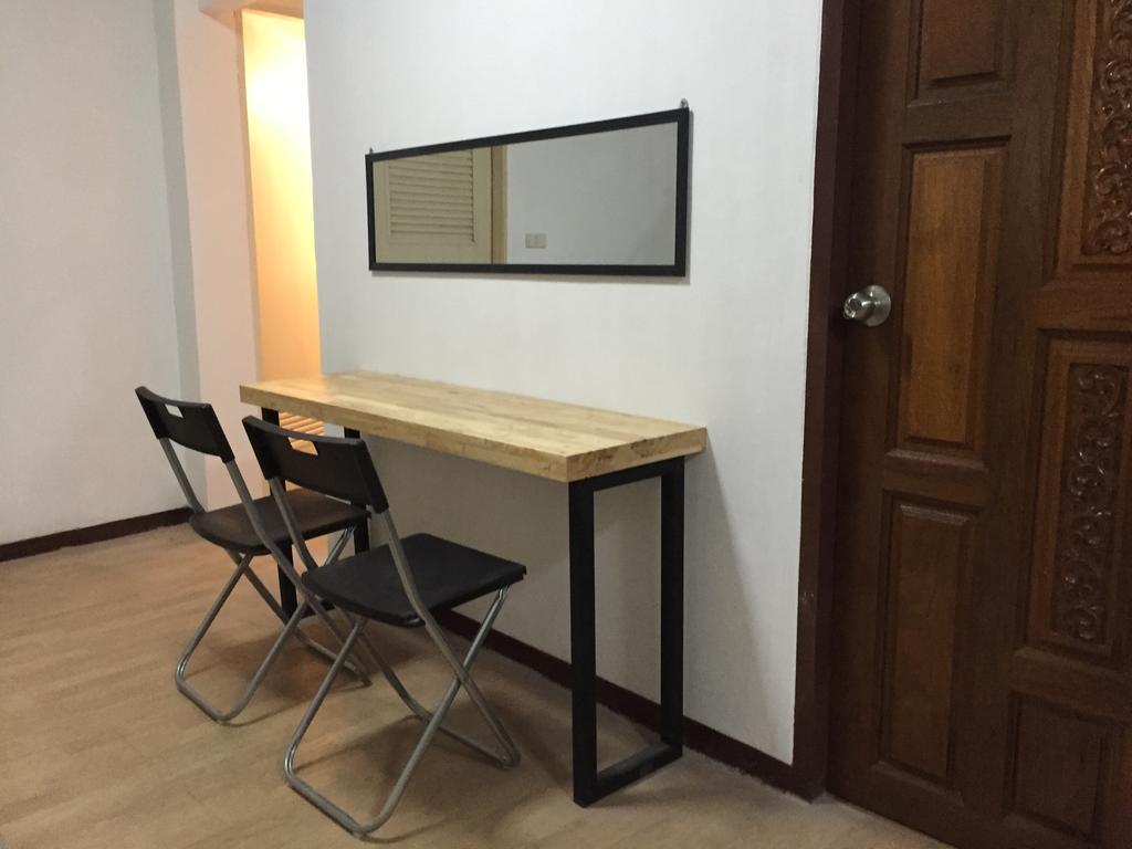 Once In Bangkok With Me Guesthouse Extérieur photo
