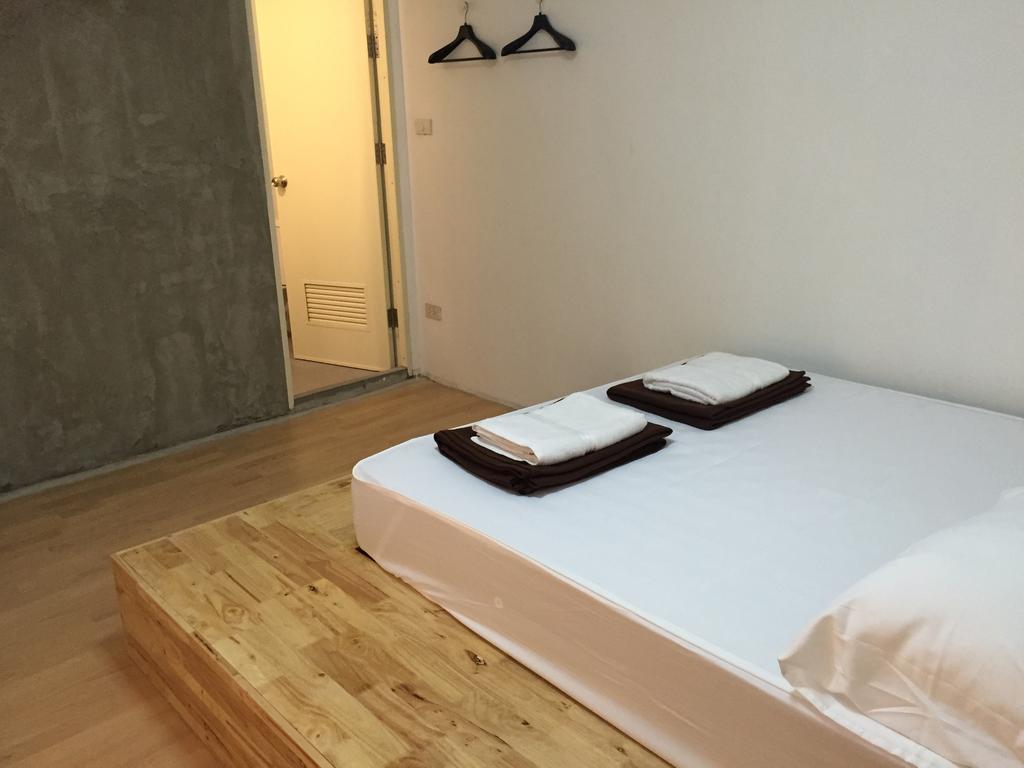 Once In Bangkok With Me Guesthouse Extérieur photo