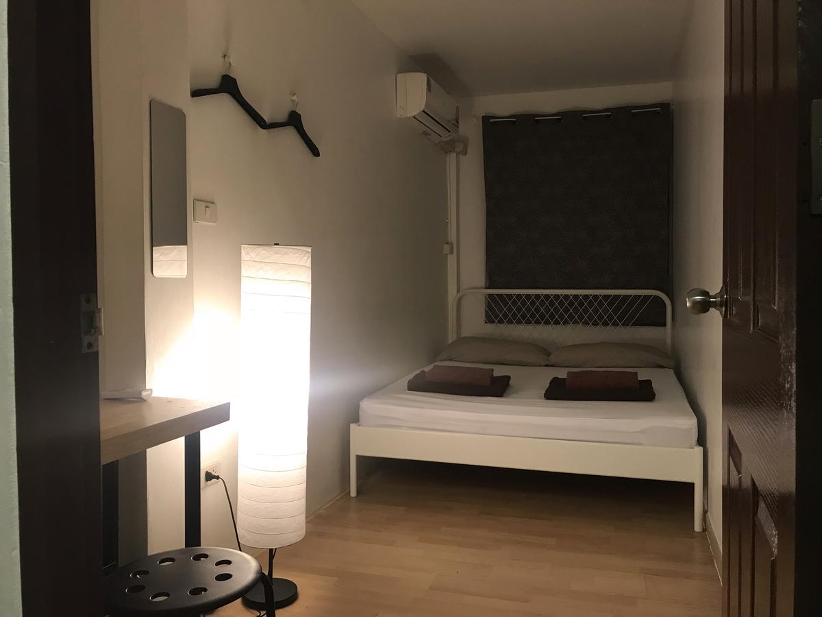 Once In Bangkok With Me Guesthouse Extérieur photo